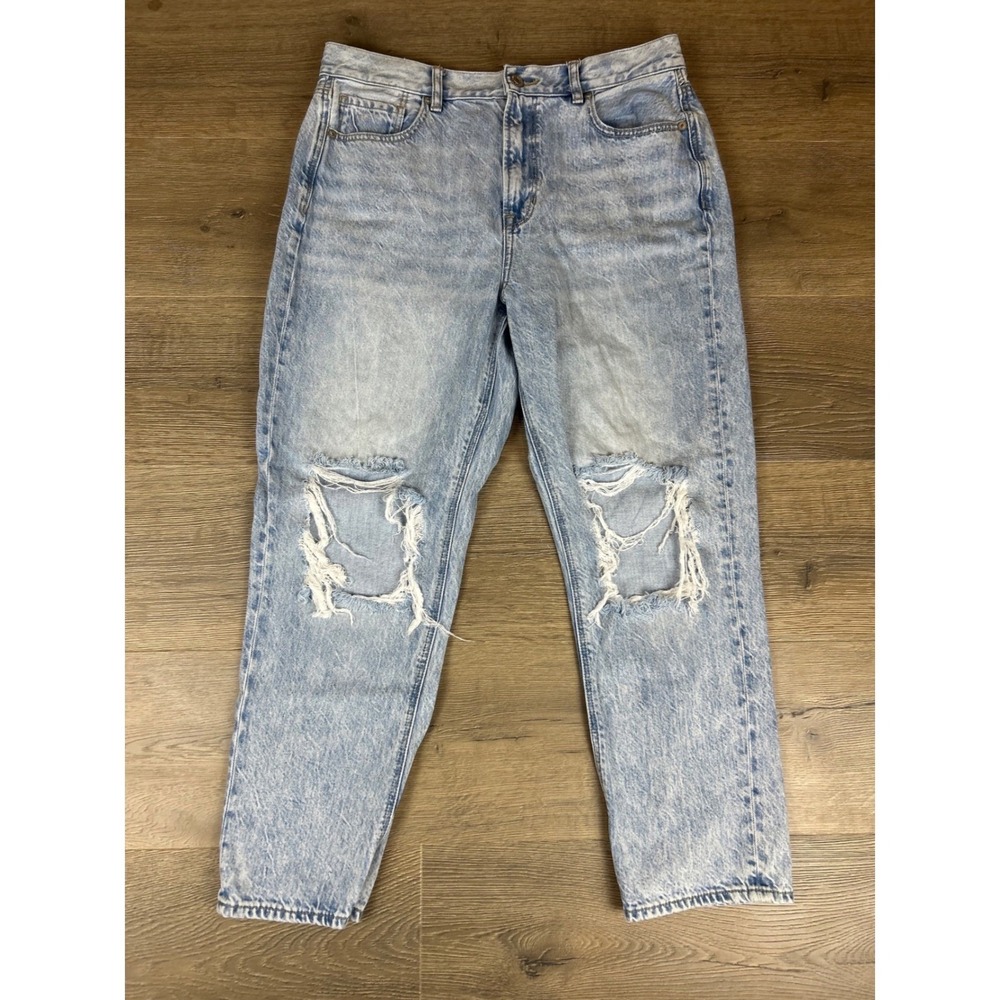 American Eagle Mom Jeans Light‎ Acid Wash Distressed High Rise Size 10 Short - Picture 2 of 13